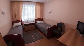 Гостиница Guest house Postoyalyi Dvor Ханты-Мансийск Двухместный номер с 2 отдельными кроватями-4
